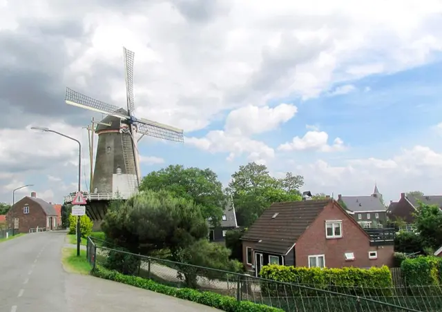 Korenmolen De Hoop in Veen.png