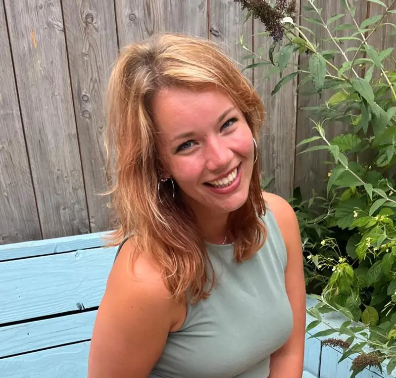 portret Laura zakelijk.jpg