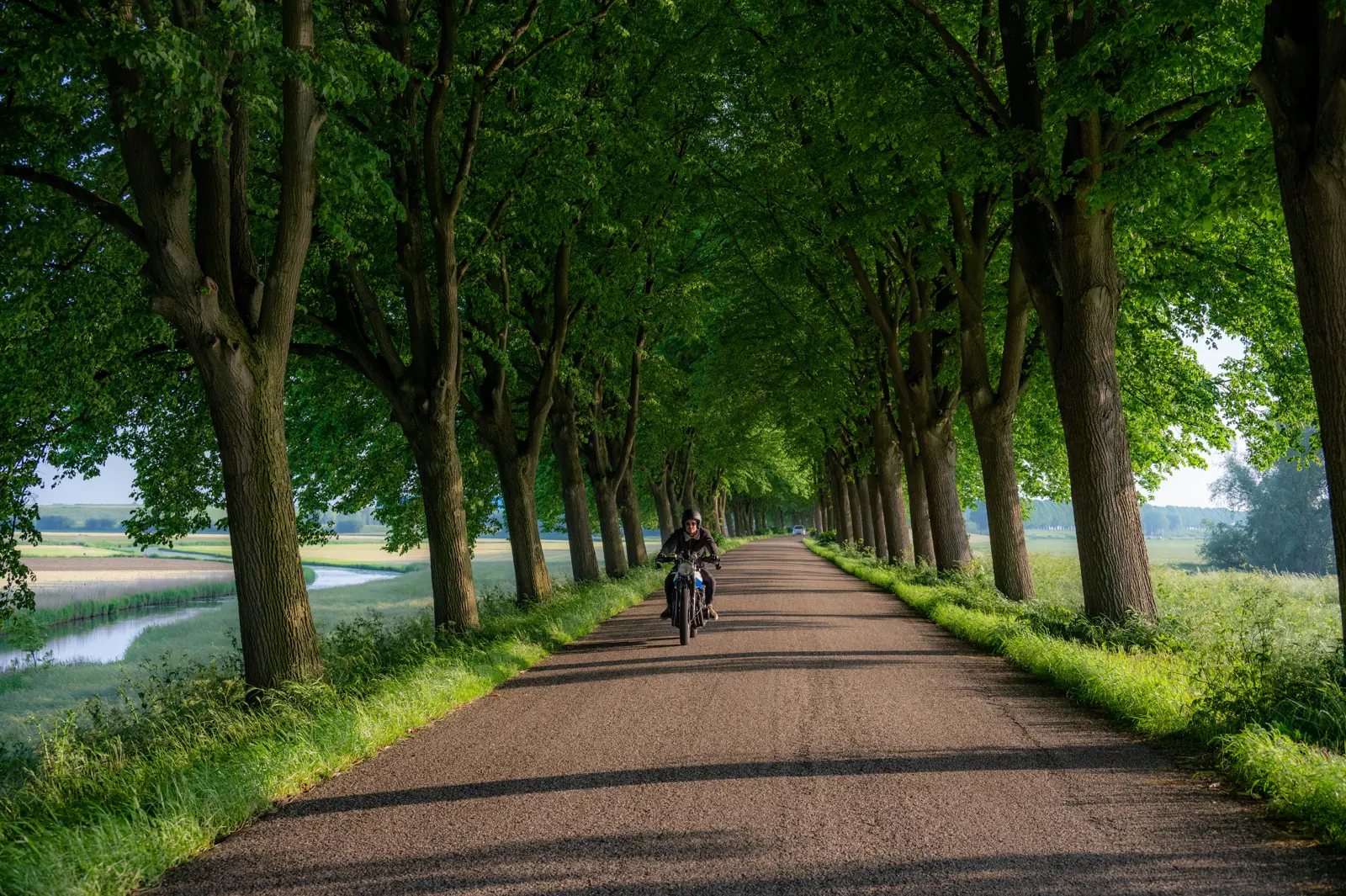 Aan de Maas Motorrijden-1.jpg
