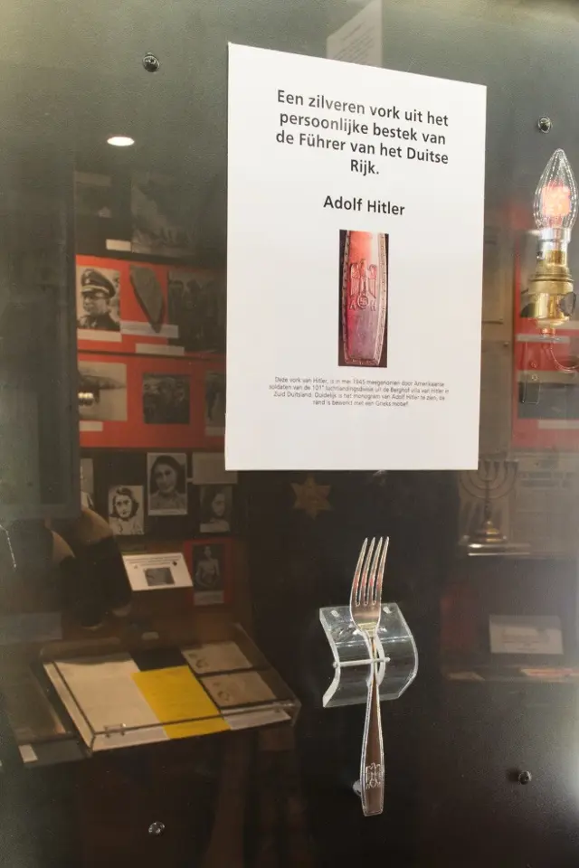Oorlogsmuseum '1940-1945' 3.png