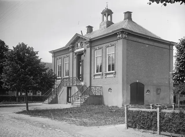 Fig.52 WAA 22500 Raadhuis Capelle 1879-1922.jpg