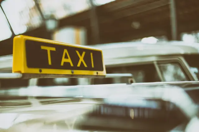Taxibedrijf De Hart.png