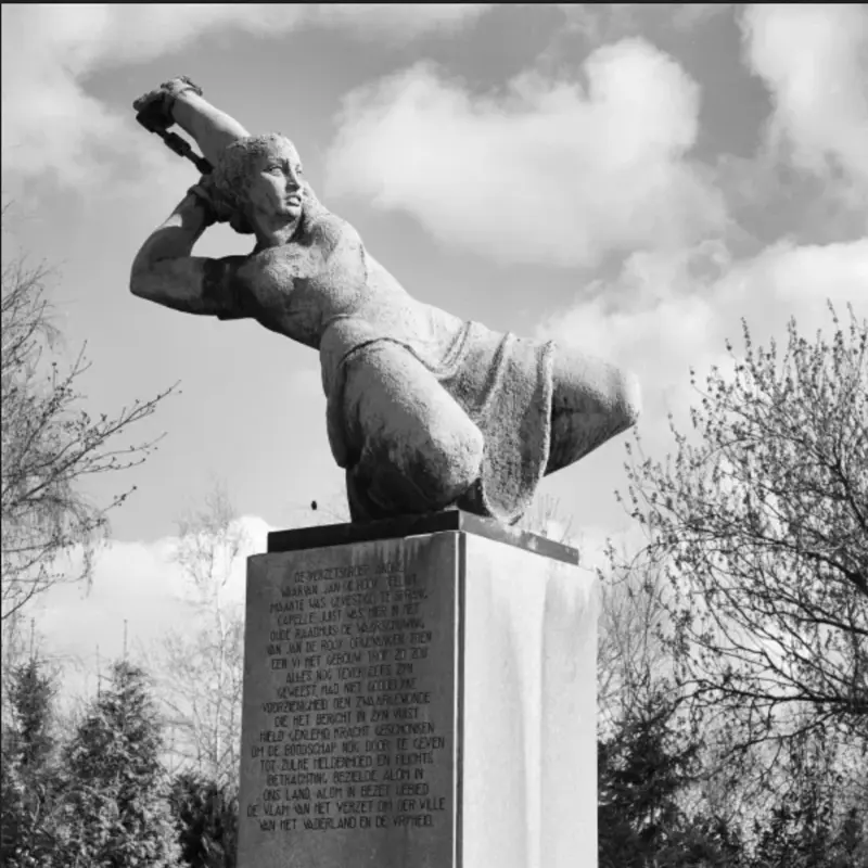 20. monument.png