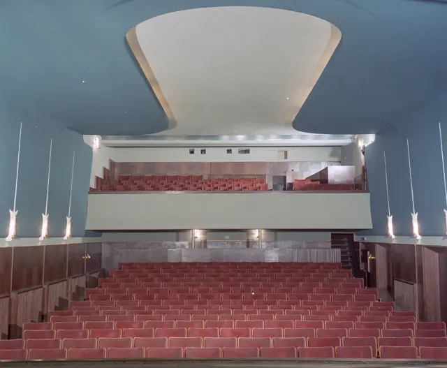 Fig.21 WAA 92548 Musis Sacrum - Zaal (1967).jpg