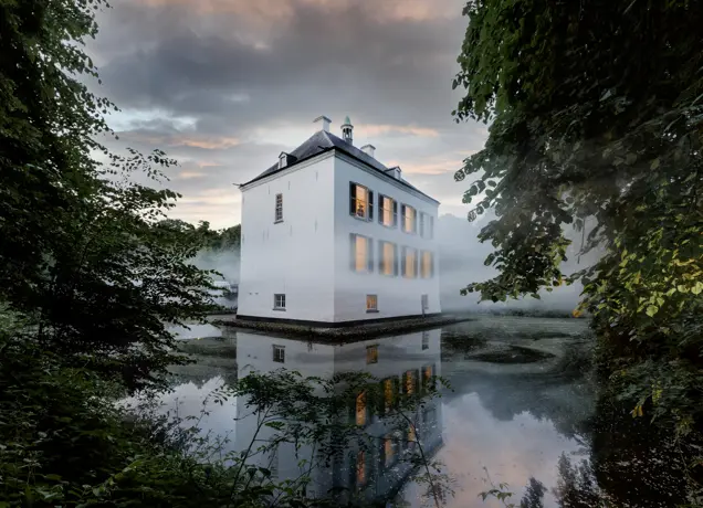 Witte Veer Het Witte Kasteel exterieur - silhouet.jpg
