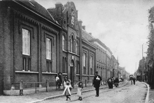 Fig.16 WAA 41326 St.-Teresiagesticht (1910) zonder tekst.jpg