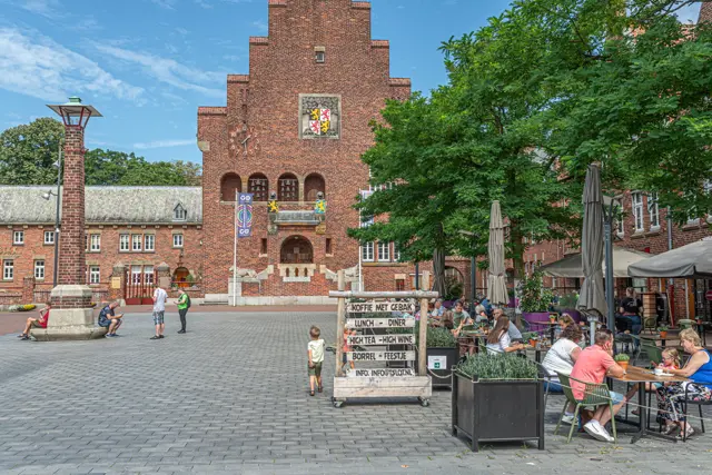 huis van waalwijk header.jpg