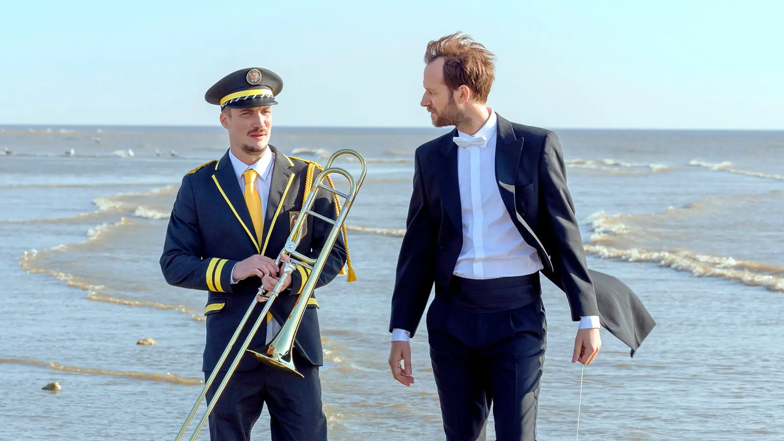 En Fanfare (2)