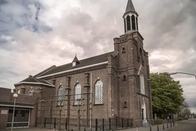 Emmakerk Raamsdonksveer.jpg