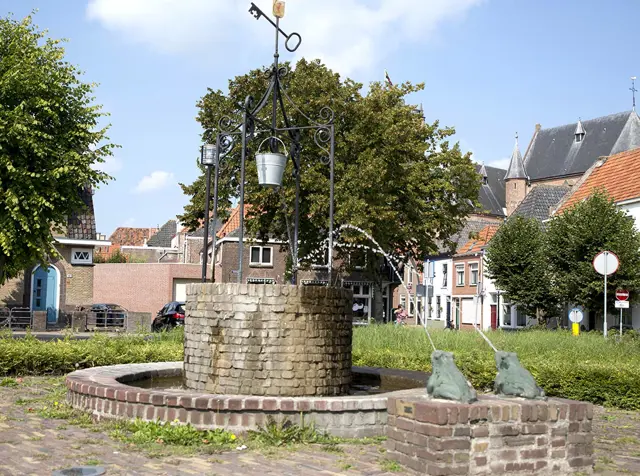 Fontein “Geertruidenberg 725 jaar stad”.jpg