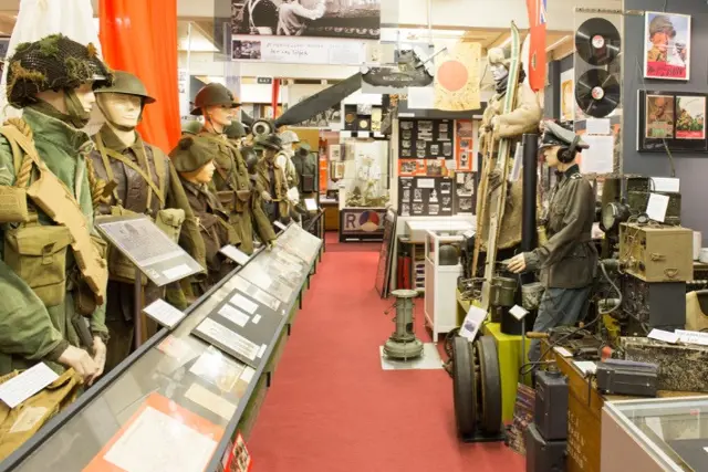 Oorlogsmuseum '1940-1945' 2.png