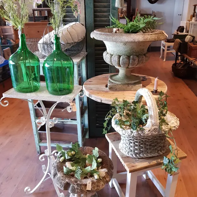 Yvonnes Brocante.jpg