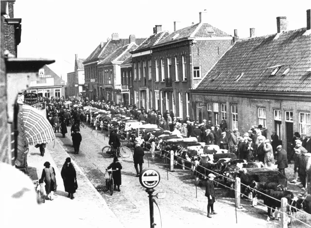 Fig.22 WAA 50012 Veemarkt (1930).jpg