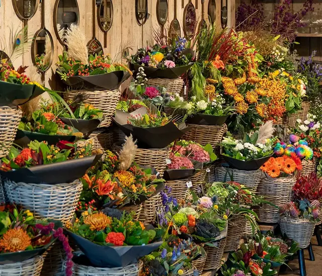 Boerderijwinkel en Bloembinderij Dank.jpg
