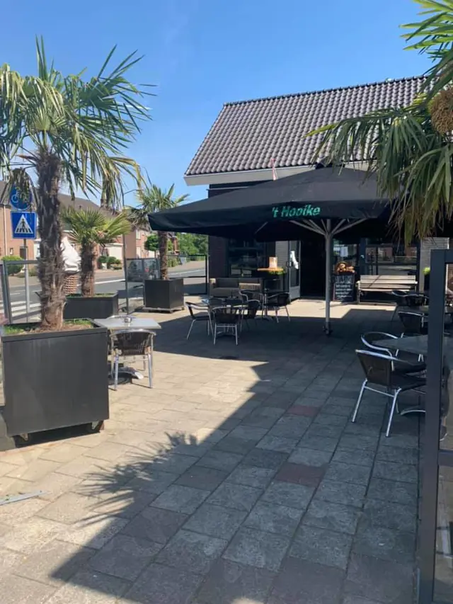 Cafetaria & Eetcafé 't Hooike.jpg