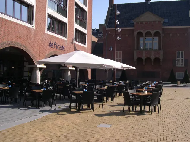 drunen-grand-cafe-de-arcade-1253499006_1634448101.jpeg