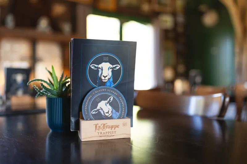 't Blauwe Schaap - menukaart met logo