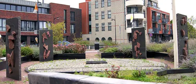 Het herdenkingsmonument voor de gevallenen.jpg