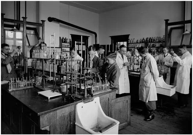 Fig.48 WAA 13800 Vakschool (1940) v2.jpg