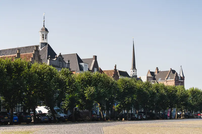 Gevels en daken aan de markt, Geertruidenberg 