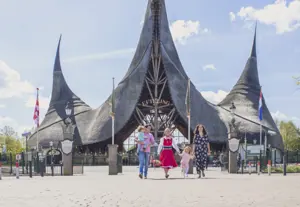 Efteling roodkapje entreegebouw.png