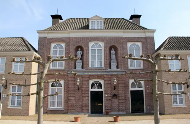 Stedelijke Godshuizen Geertruidenberg.png