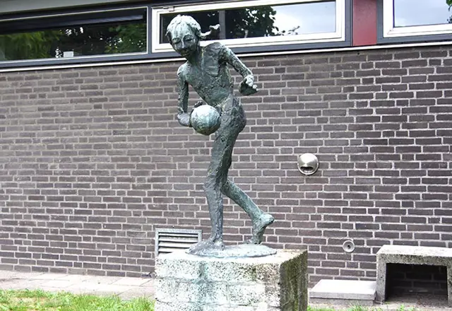 Het meisje met de bal.jpg