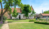 Spreekwoordenroute - Gouverneurshuis en bedeelhuisje