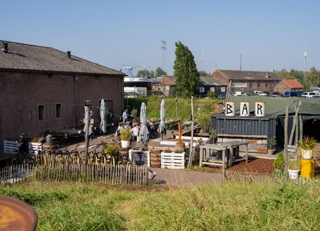 Fort Lunet, Raamsdonksveer 3