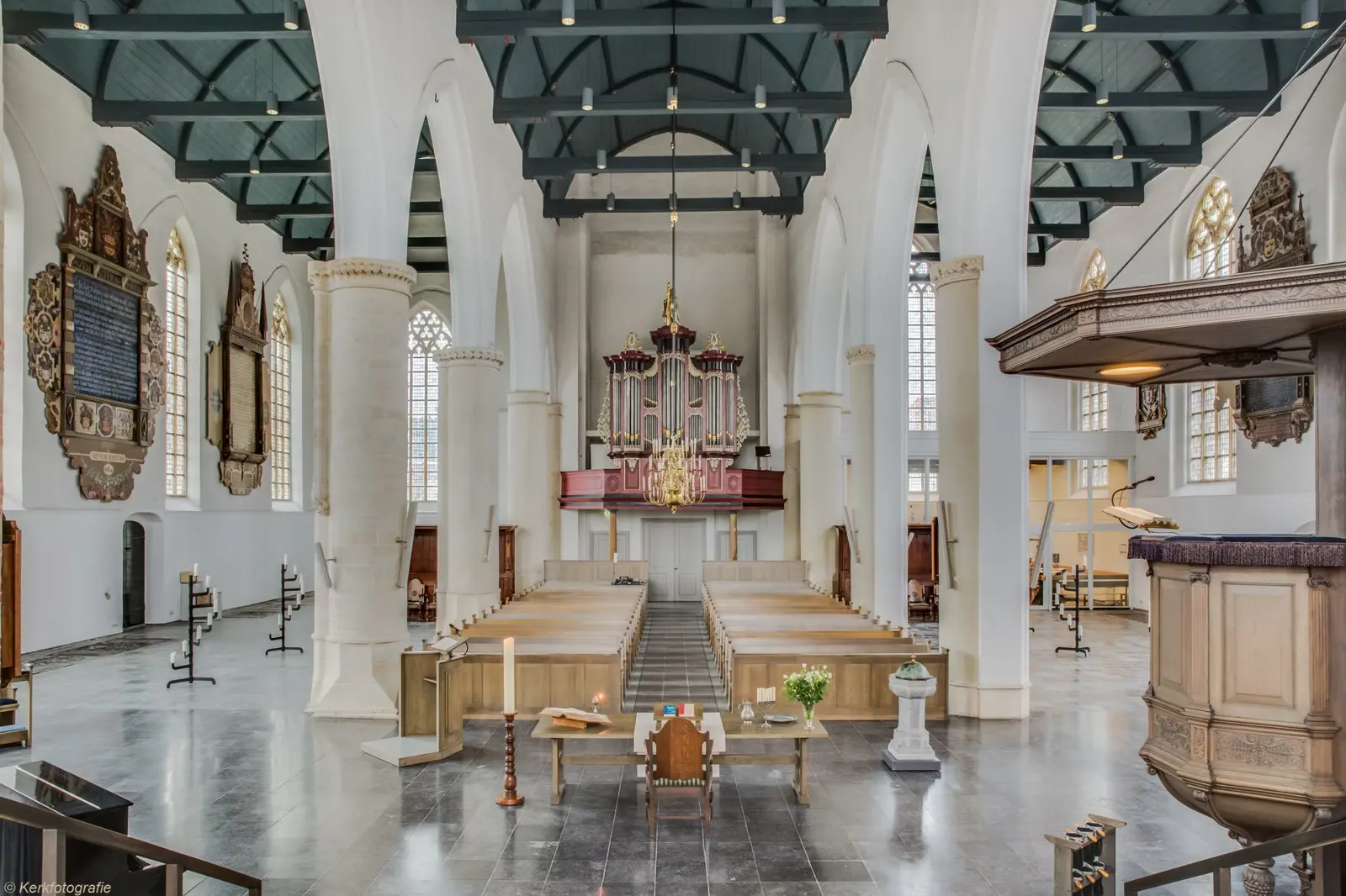 Interieur Geertruidskerk_klein.jpg