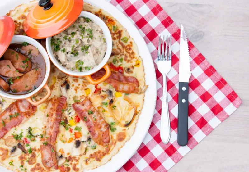 Pannekoeken eten bij De Financien.png