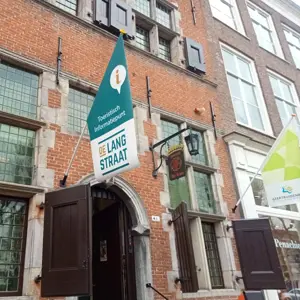 TIP Geertruidenberg met vlag.jpg