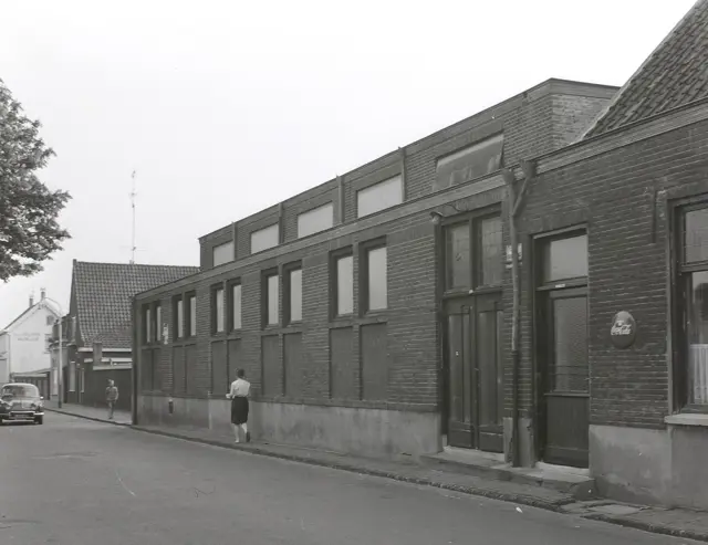 Fig.14 WAA 87508 Luxor-theater (1966) de Bont (ingekort).jpg