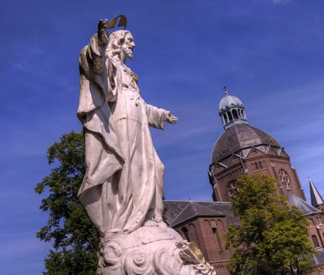 Heilig Hartbeeld.jpg