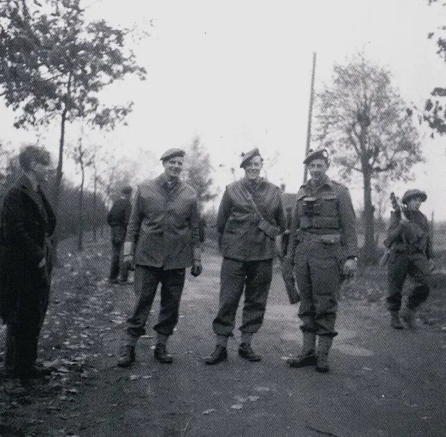 4 luitenant-kolonel Lang van het 5 Camerons in hoekske.jpg