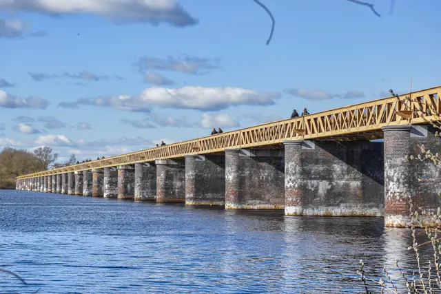 Moerputtenbrug, Vlijmen