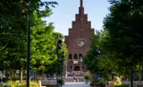 Huis van Waalwijk en terassen