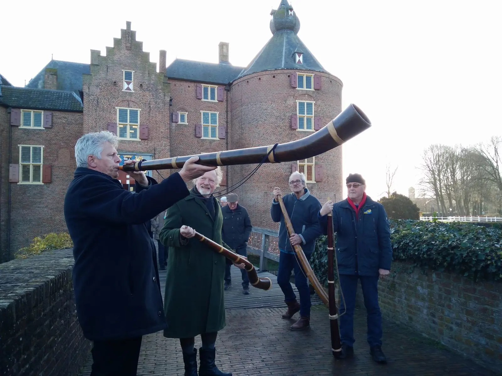 2mb_-_3_midwinterhoornblazers_kasteel_ammersoyen.jpg