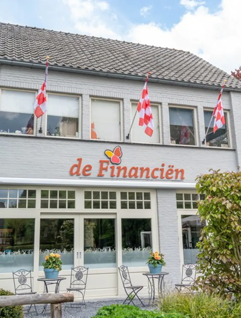 de financien loon op zand.jpg (1)